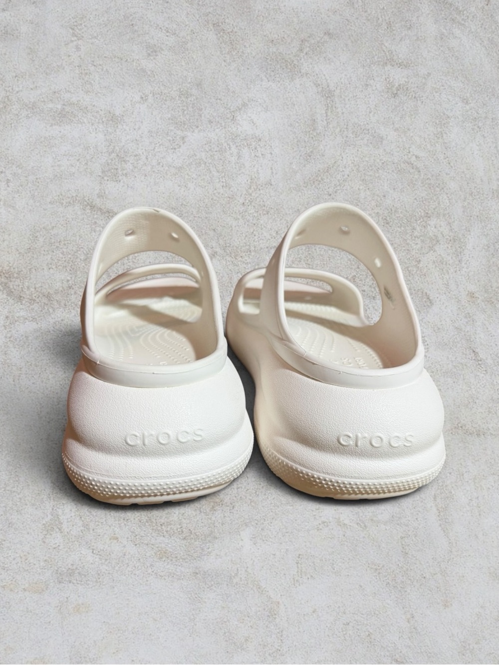 Crocs Classic Crush Sandals Women's 7 White Crocs 207670-100 - Picture 3 of 6